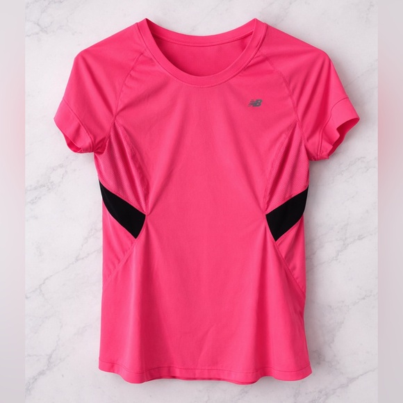 New Balance Tops - NEW BALANCE women’s short sleeve performance top – size Medium.